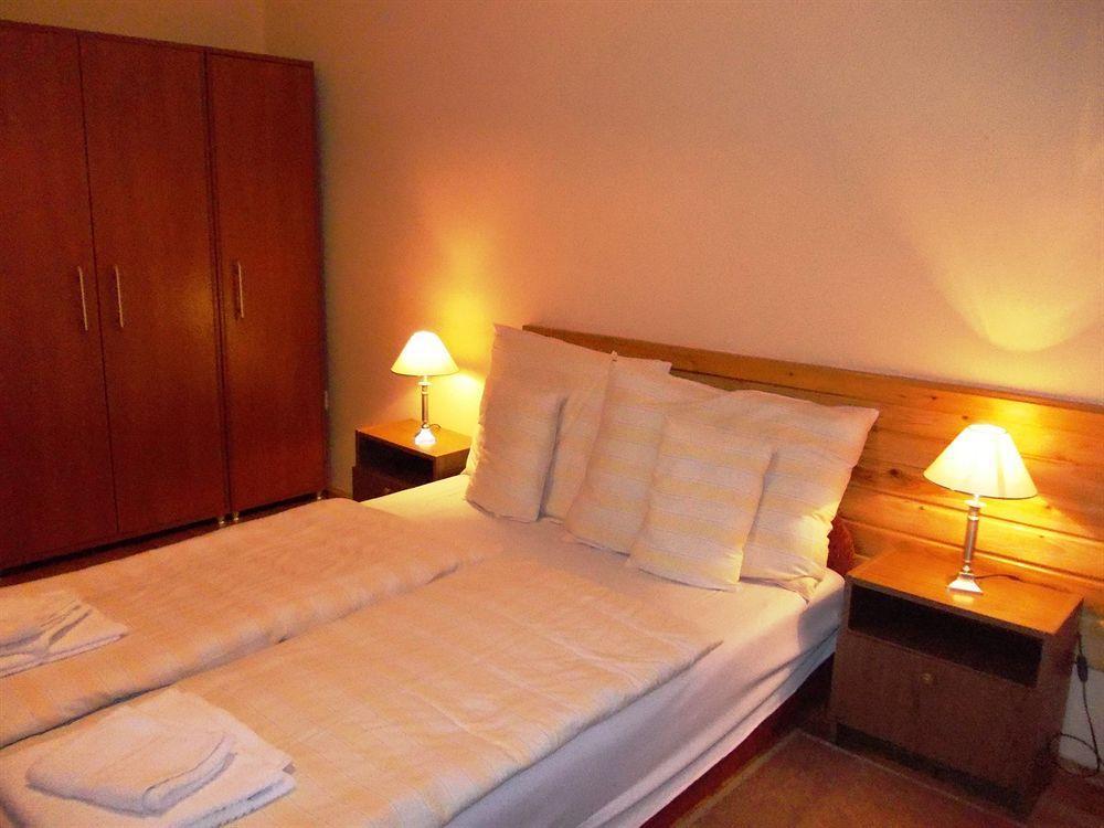 Villa City Center Heviz Bagian luar foto